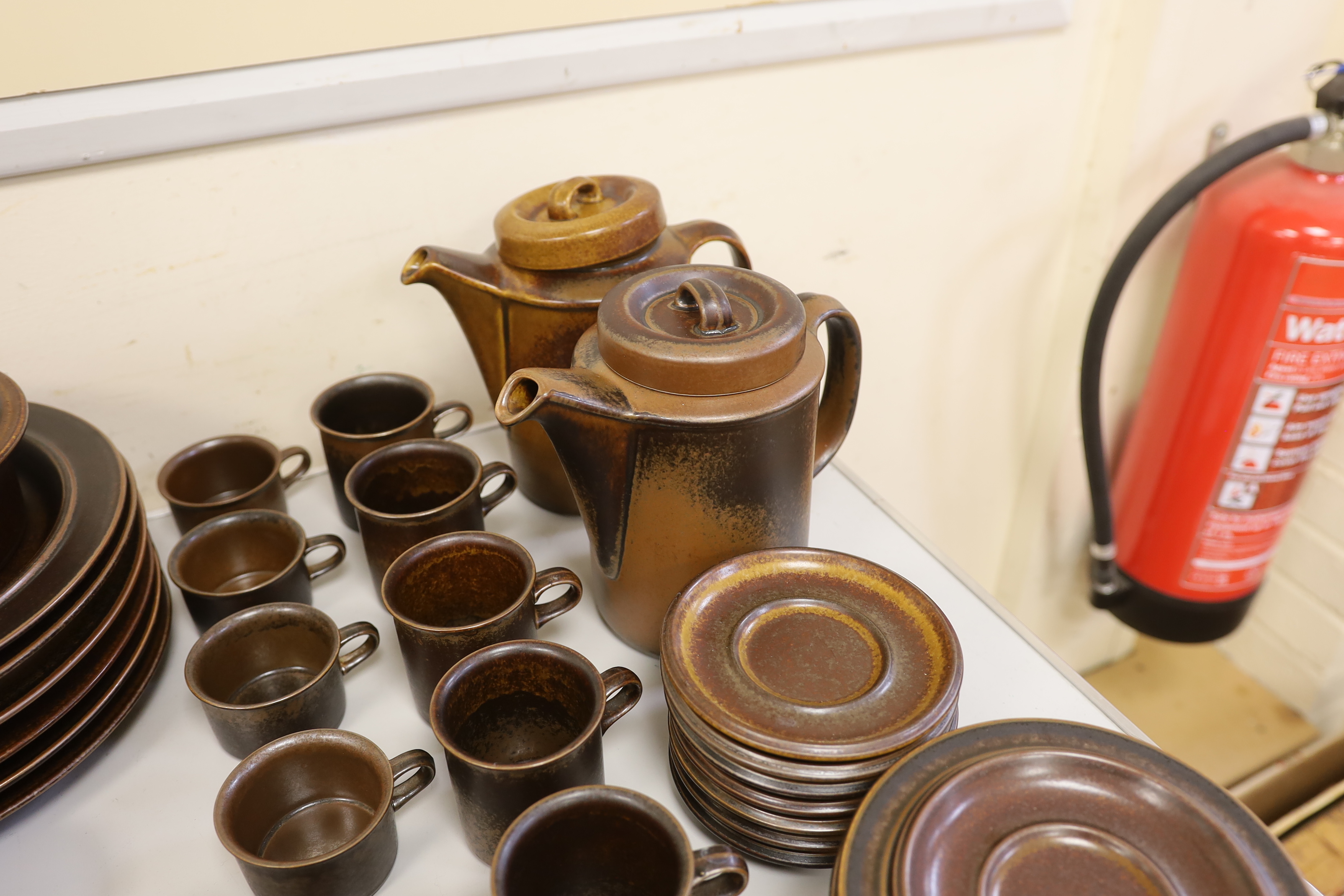 Arabia Ruska, a quantity of stoneware tea and dinnerware including cups and saucers, oval dish and plates